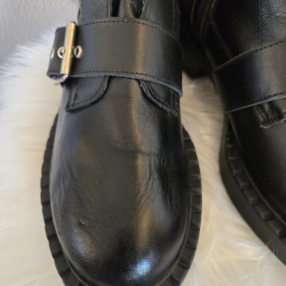 Steve Madden Arlette Triple Buckle Boots. - Picture 7 of 12